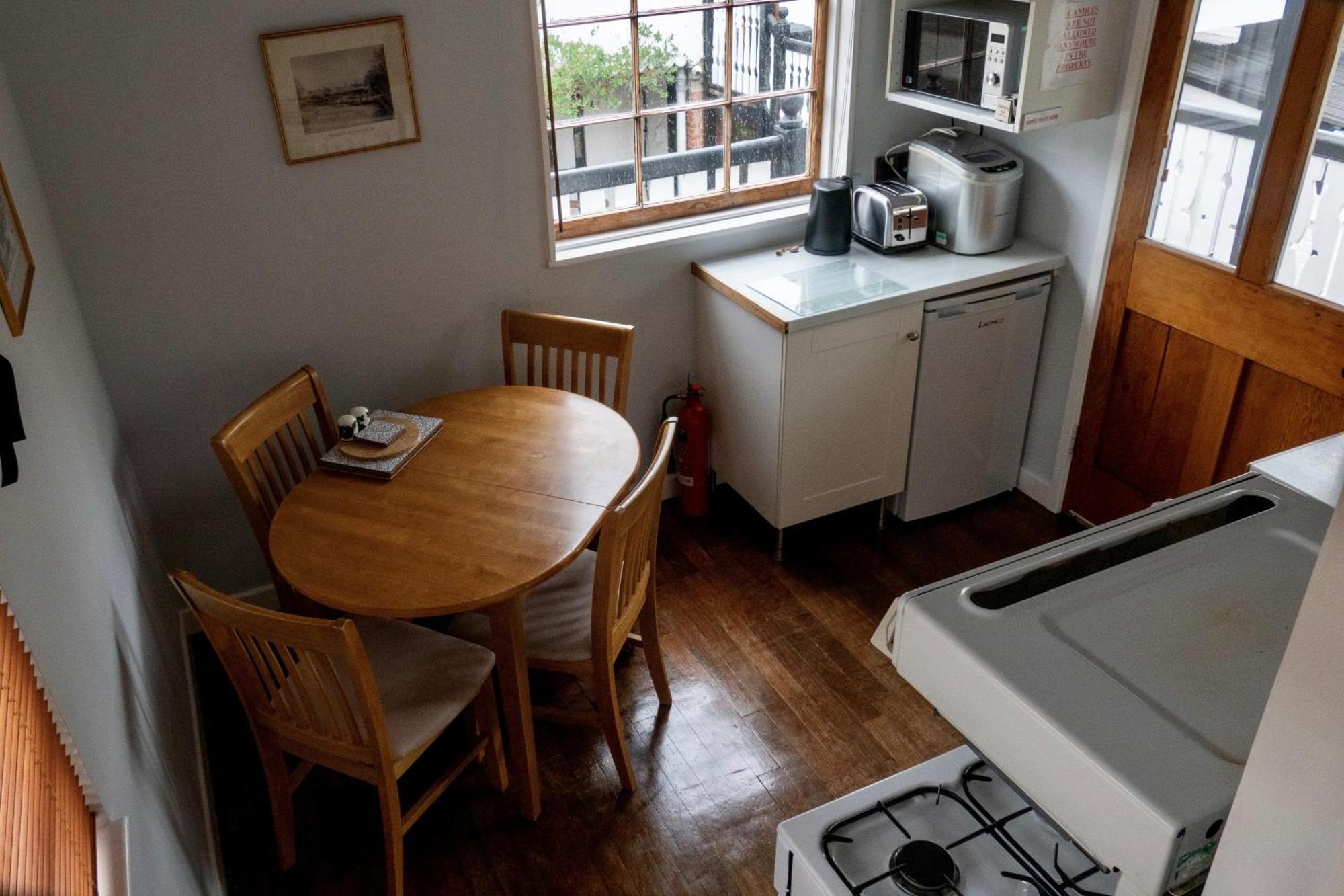Bath Boating Station Villa Room photo